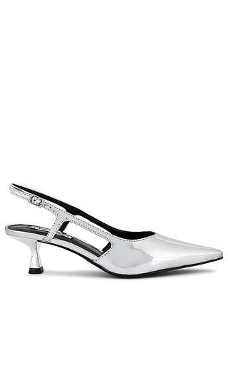 Steve Madden Legaci Slingback in Metallic Silver. - size 8.5 (also in 10, 6, 7.5, 8, 9) | Revolve Clothing (Global)