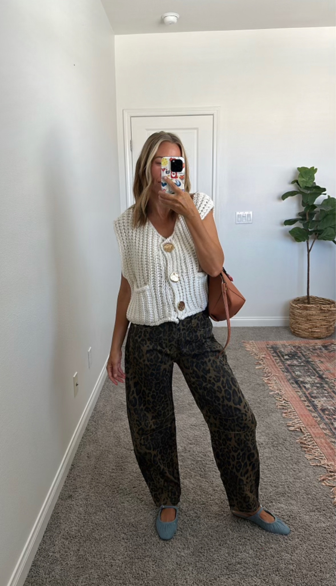 Loving this barrel Jean look paired with this chic sweater.

#LTKFindsUnder50 #LTKSeasonal #LTKStyleTip