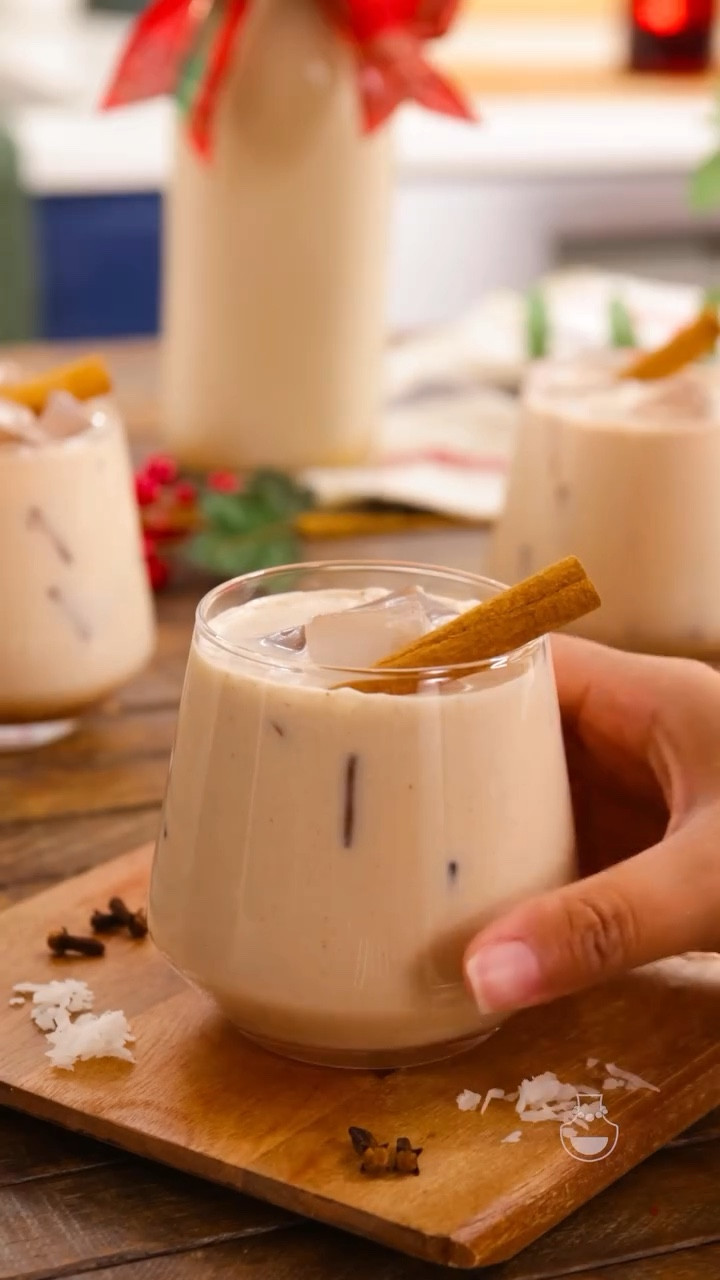 The holidays are not complete without some delicious homemade Coquito! One of my favorite traditions is making a few batches of coquito and giving them away to friends and family! Coquito especially is simply delicious and the perfect way to share some holiday cheer. The coconut and the spices are exactly what the holidays are about. 🎄Buen Provecho & cheers! 
.
.
.
.
#coquito #holidaydrinks #caribbeanfood #quérico