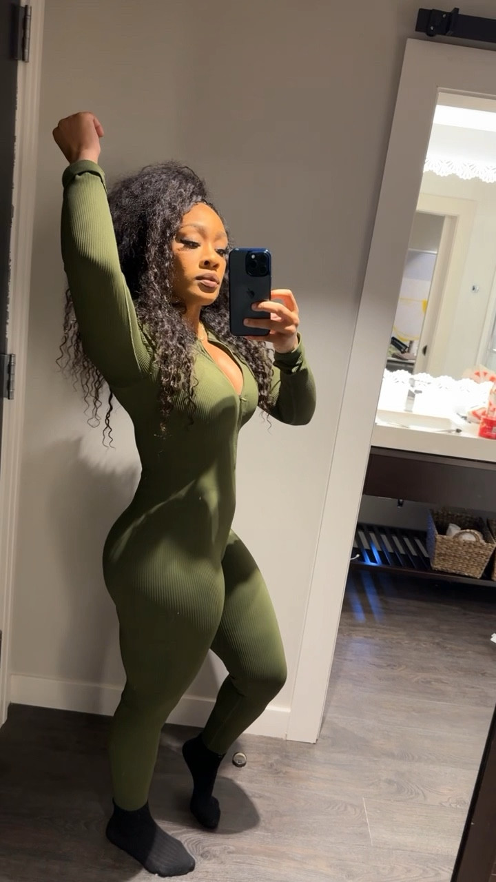 Can’t get over this bodysuit yall. Please get it 😂 I am a size medium. 5’6, 170 pounds. 

#LTKfitness #LTKstyletip #LTKfindsunder50