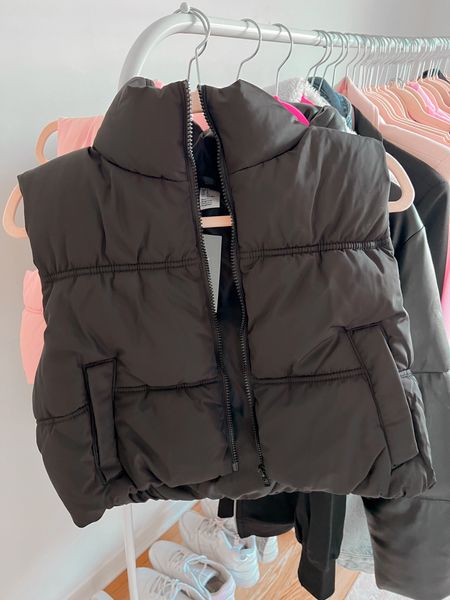 Black puffer vest


#LTKfindsunder50 #LTKstyletip #LTKSeasonal