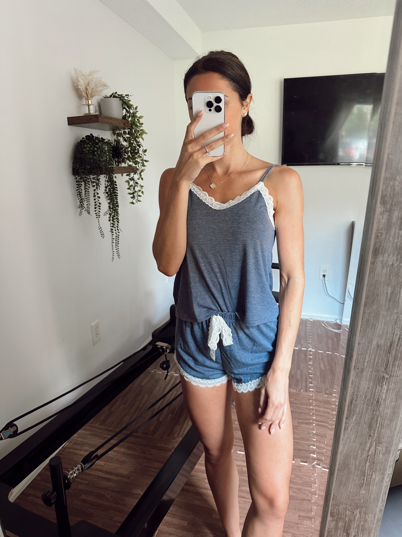 Cozy loungewear set from SHEIN 💤

#LTKFindsUnder50 #LTKActive #LTKHome