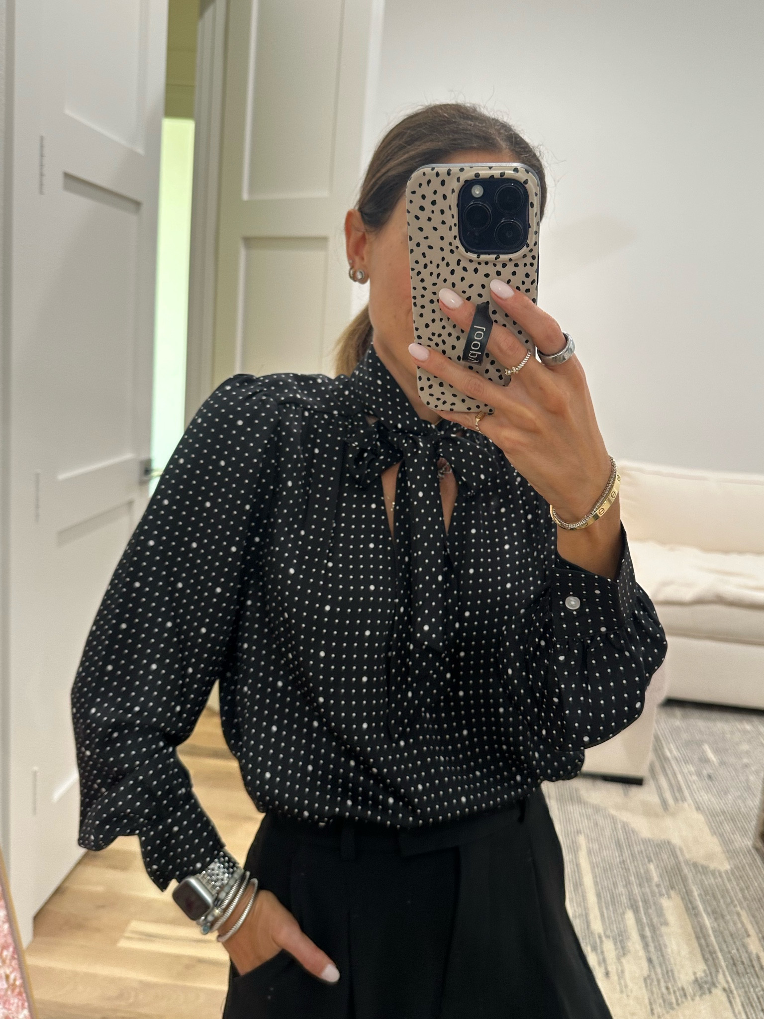 Workwear blouse only $19 amazing quality size xs 

#LTKFindsUnder50 #LTKFindsUnder100