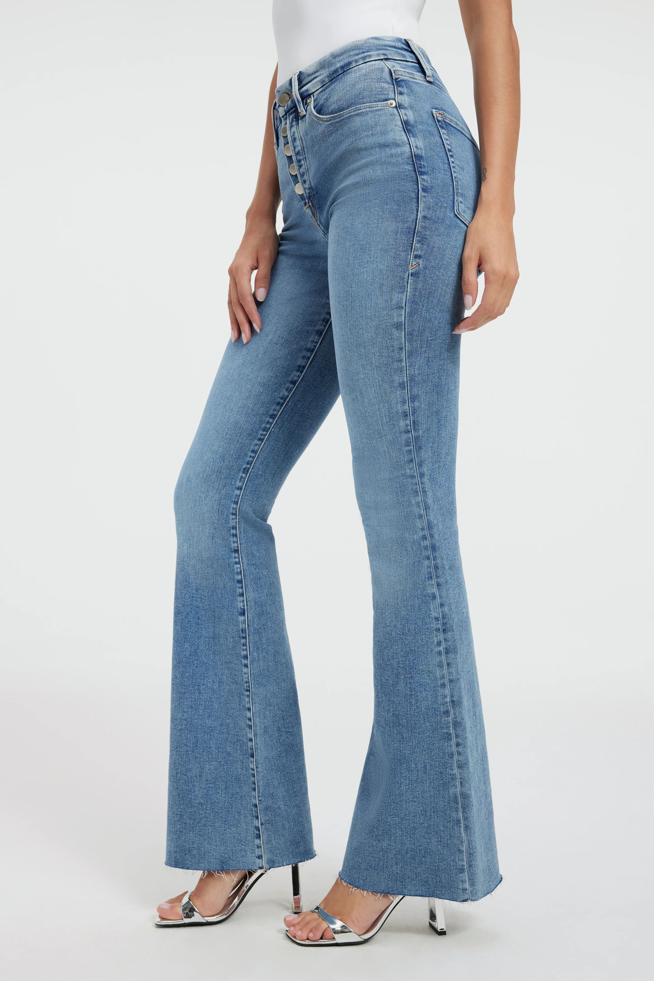 GOOD LEGS FLARE JEANS | INDIGO330 | Good American