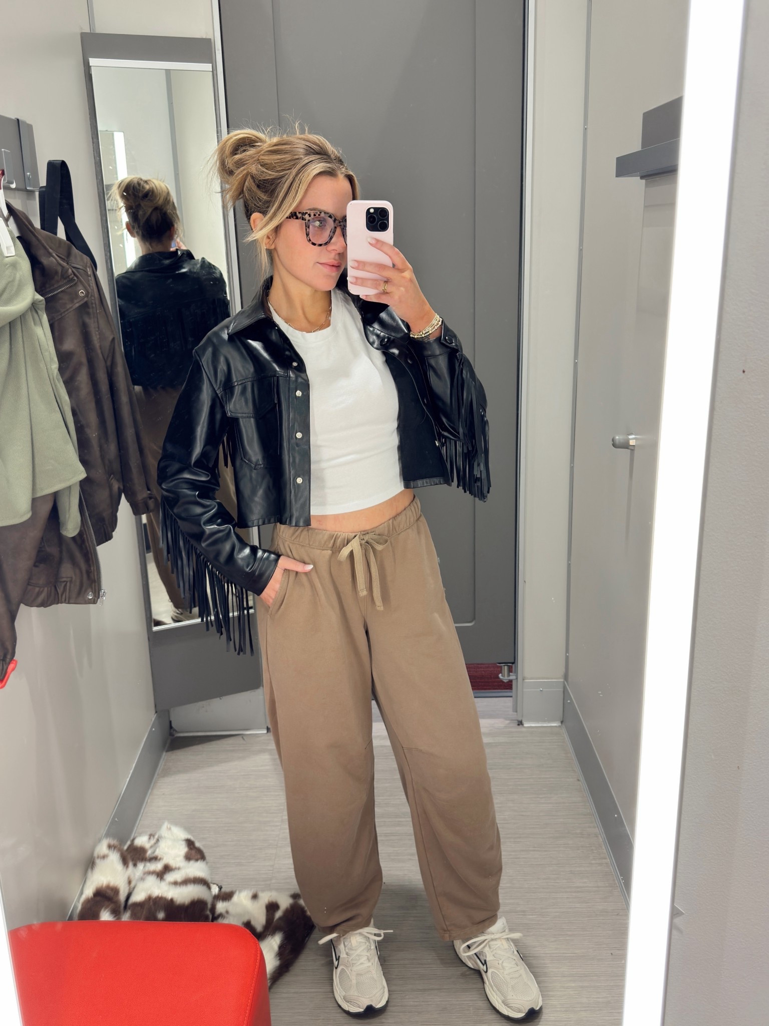 New Auden barrel sweats are sooo comfy. Wearing size xs 