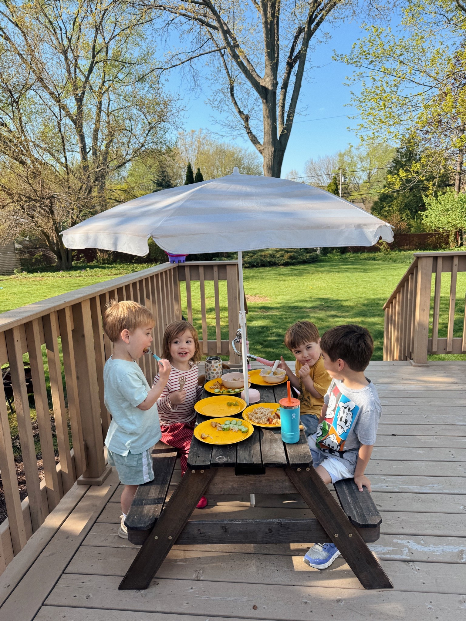 Kid's picnic and play table with umbrella!!