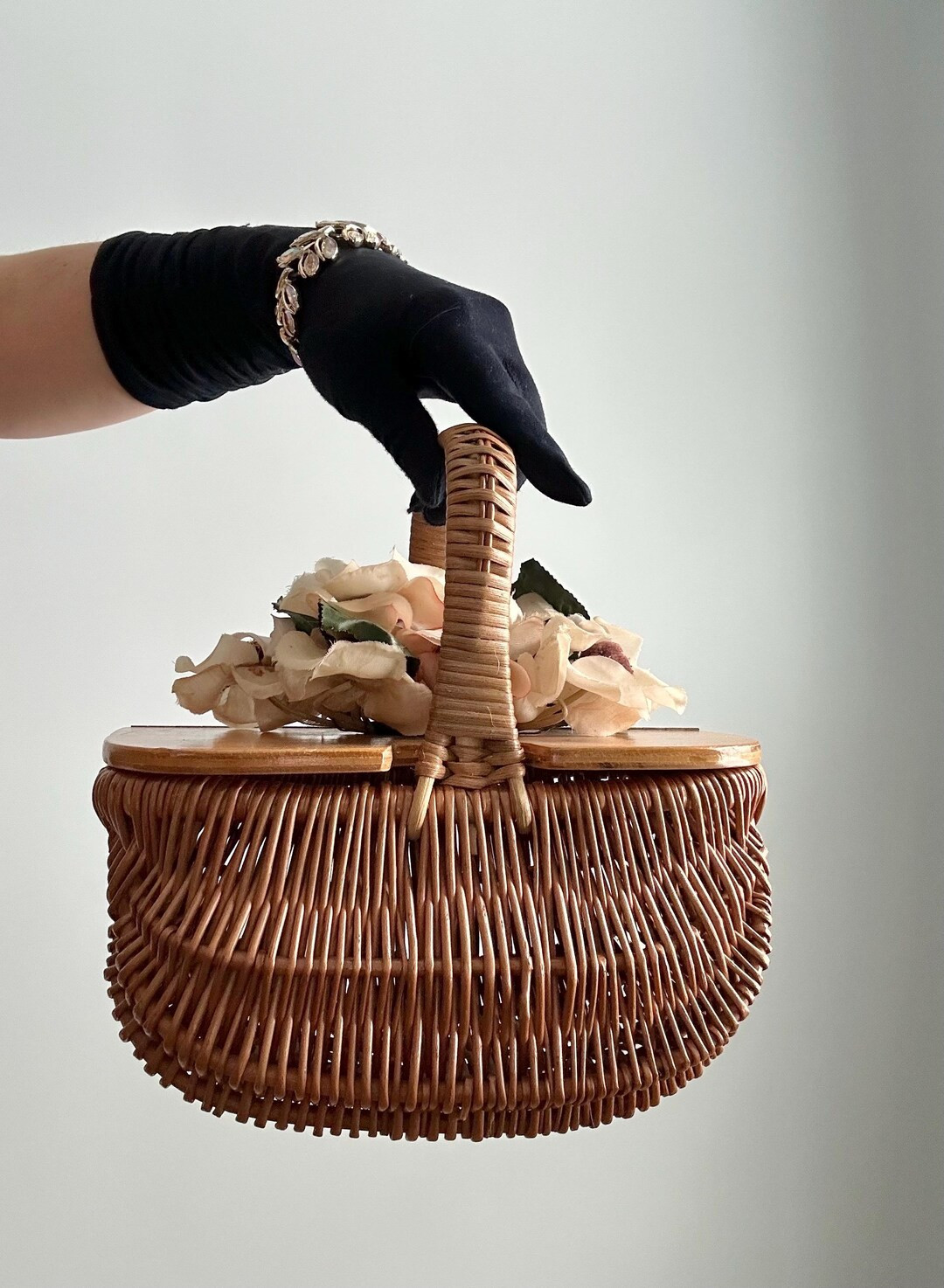 Vintage 1950s Flower Basket Purse, Brown Wood Wicker Basket Bag With Hinged Lid, White Flowers, T... | Etsy (US)