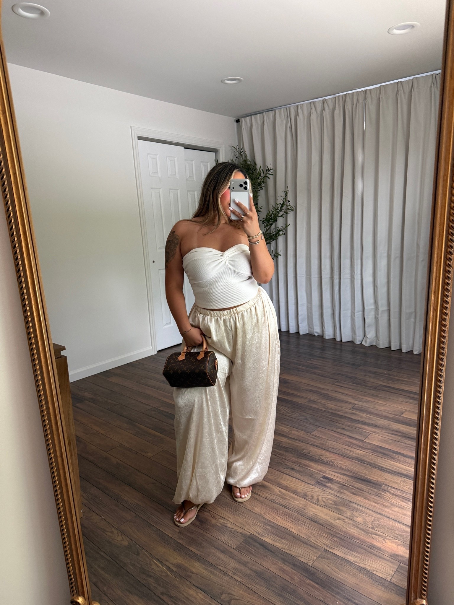 Summer outfit🤎 

Top:M 
Pants: L ( these are super baggy, size down)

#LTKSeasonal #LTKMidsize #LTKootd