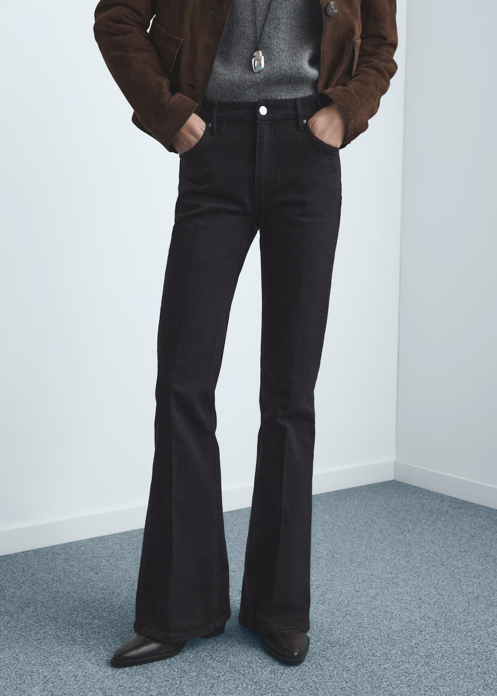 Flared Jeans Violeta mit hoher Bundhöhe | Mango EU