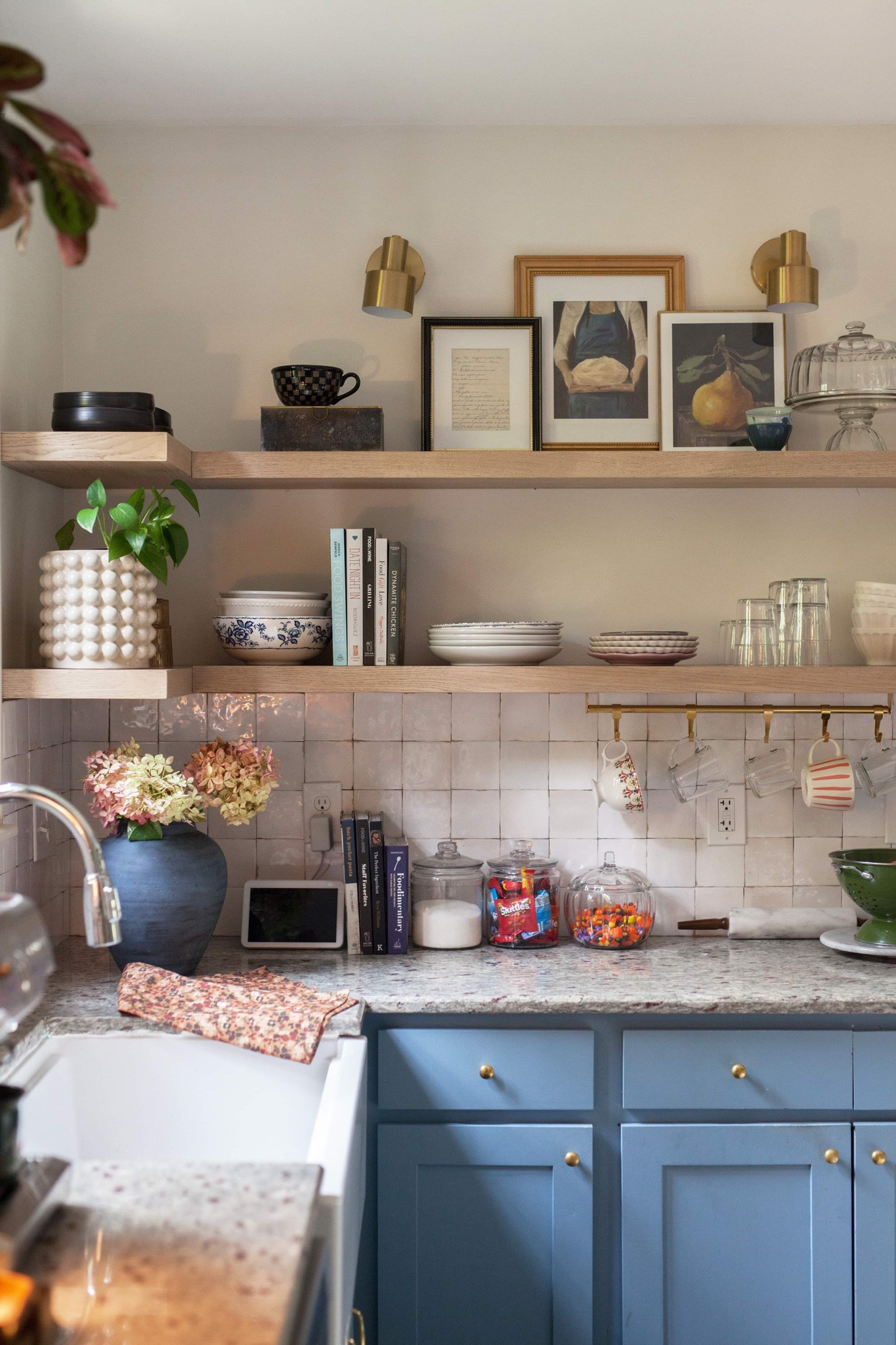 Some kitchen sources! 

Cabinet color: favorite jeans by sherwin Williams. 

#LTKhome #LTKstyletip #LTKfindsunder100