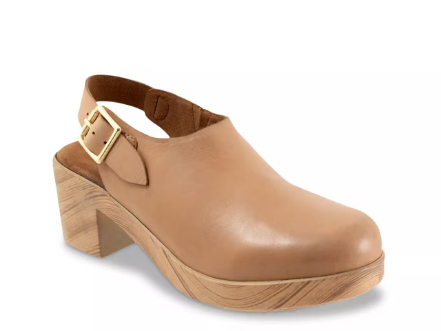 Softwalk Fairbanks Clog | DSW