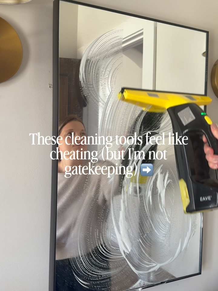 Let’s keep this simple, but it still has to do a good job! 👏👏

Comment HELLO for the link to my top tools! 🧼🫧

➡️ Follow for home tips to save time and your sanity! Because none of us want to spend our life cleaning! Right?? 

#cleaninghacks #simpleclean #springcleaning