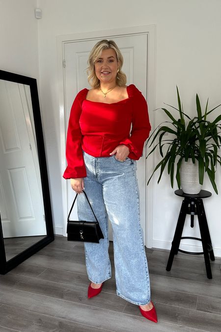 Red top, brunch outfit 
Top and jeans size 18 

#LTKstyletip