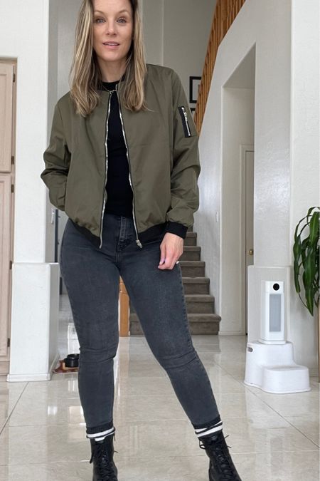 Casual style of jeans and #bomberjacket #asos #jamiejeans 