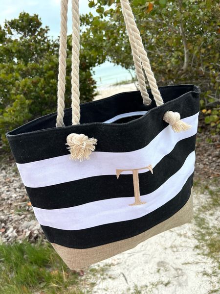 Monogrammed beach tote under $25! Can’t even begin to tell you how cute this is! From Amazon and comes in several colors!!!




#LTKtravel #LTKitbag #LTKswim