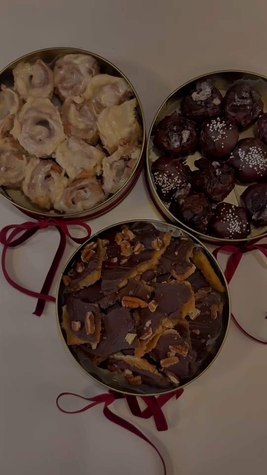 The prettiest gold tins with ribbon for all your holiday goodies 🎁

Amazon finds, ribbon, red velvet ribbon, velvet ribbon, gold tins, wrapping must haves, holiday finds, holiday gifts

#LTKfoodie #LTKHome #LTKHoliday