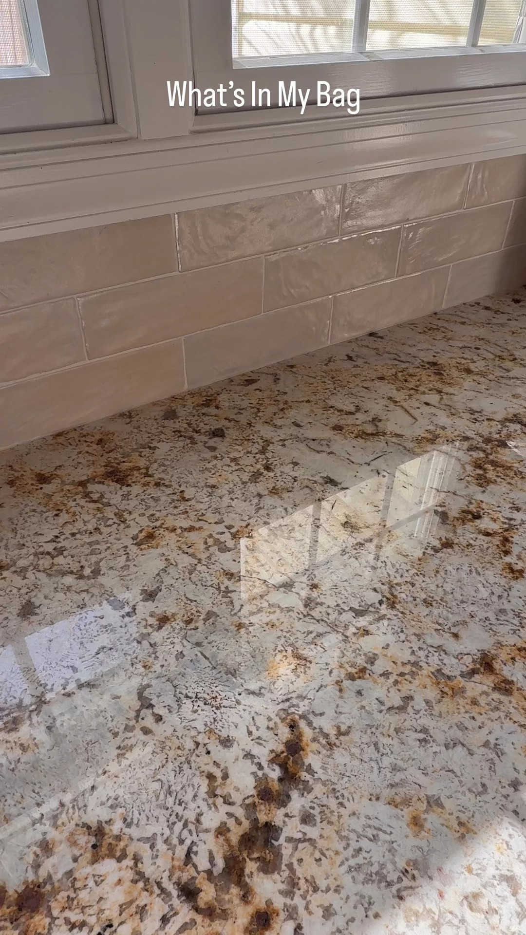 What’s in my bag ! 

#LTKItBag #LTKFindsUnder100 #LTKOver40