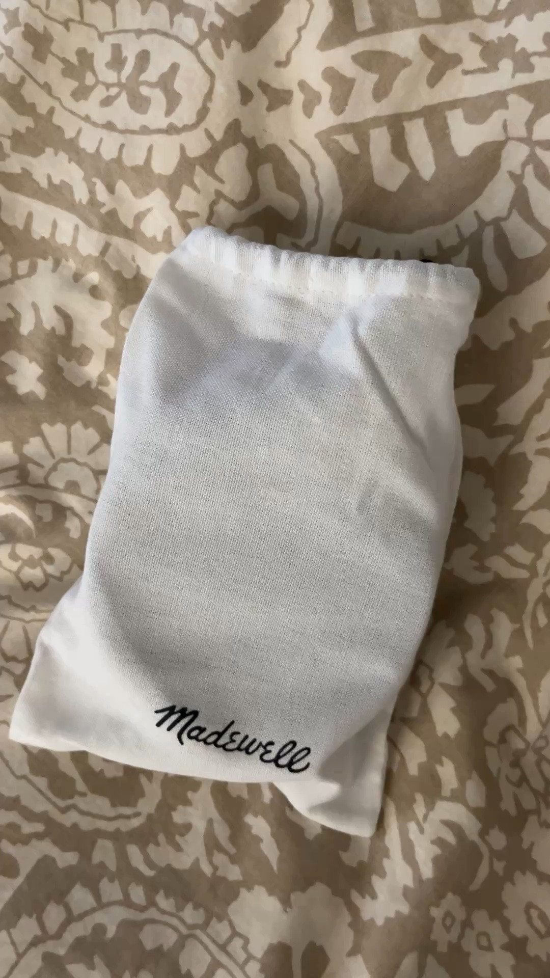 I cannot wait to style this new suede belt from Madewell. I love the oversized oval buckle. Cool and still modern.

#LTKvlog #LTKSeasonal #LTKOver40