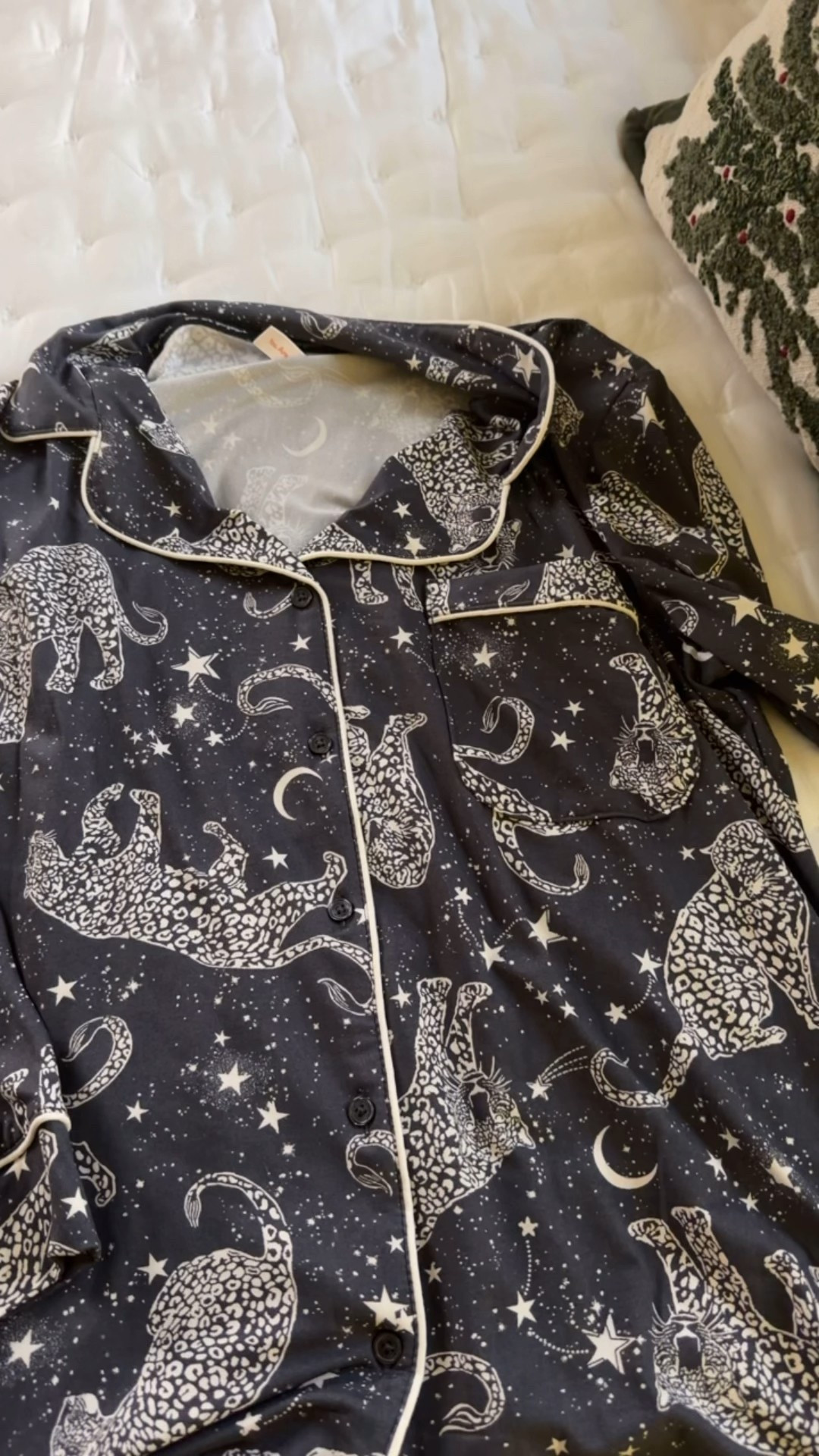 Love these pajamas and they are $20! Makes a great gift! 

#LTKMidsize #LTKGiftGuide #LTKOver40