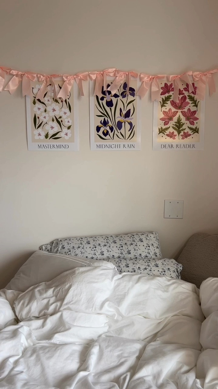 These garlands from Michael’s are so cute! And they’re on sale right now 🤩

Also linking the posters above my bed + floral pillow cases! 

#bow #bedding #bedroom #home #homedecor #coquette #wallart 


#LTKHome #LTKStyleTip #LTKSaleAlert