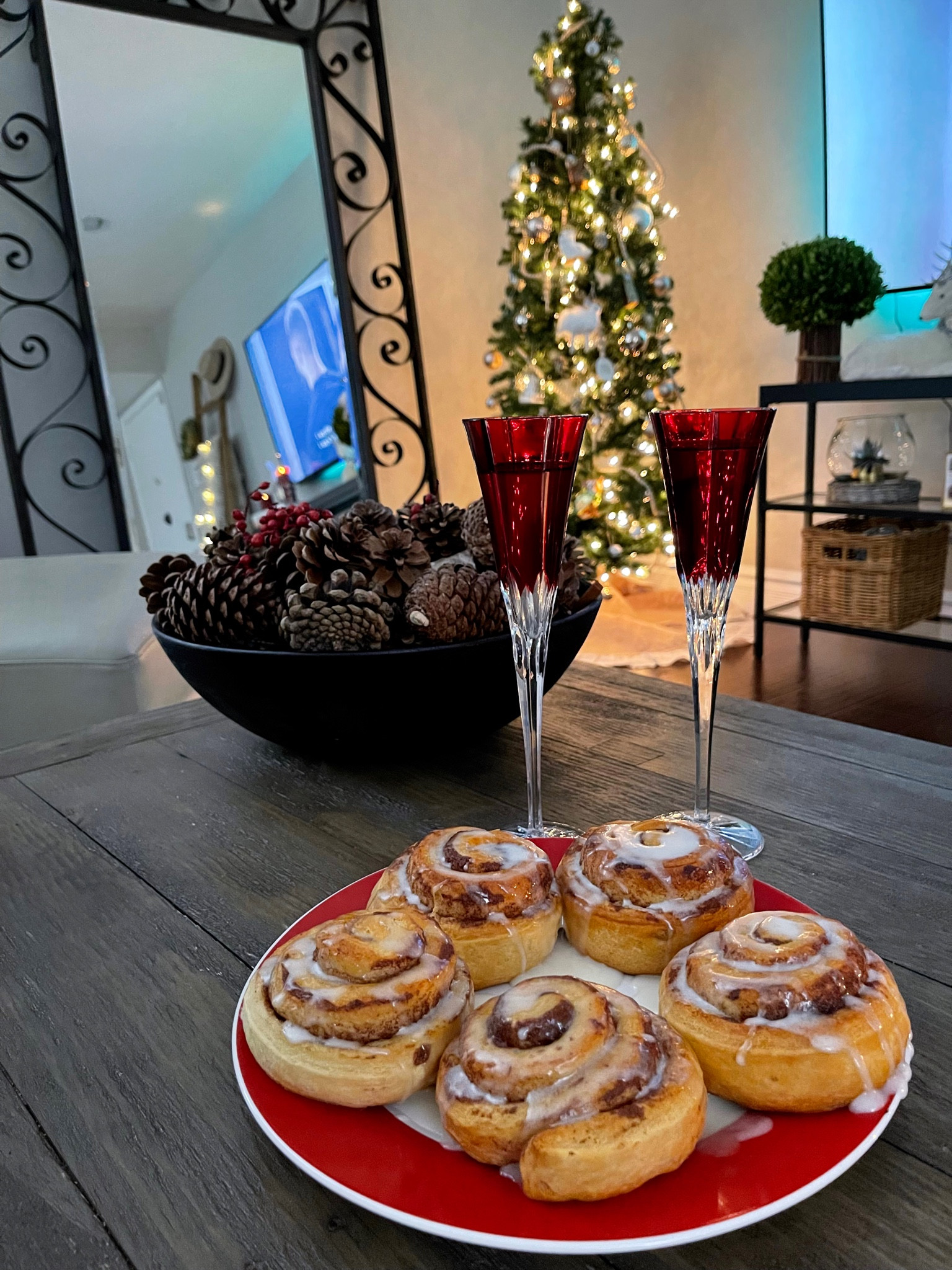 That Christmas morning feelispark

#LTKSeasonal #LTKhome #LTKHoliday