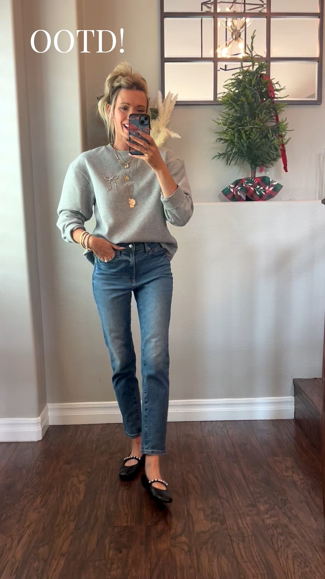 My OOTD! 

Comfy style, everyday outfit, casual holiday, mom style

#LTKmomlife #LTKgrwm #LTKootd