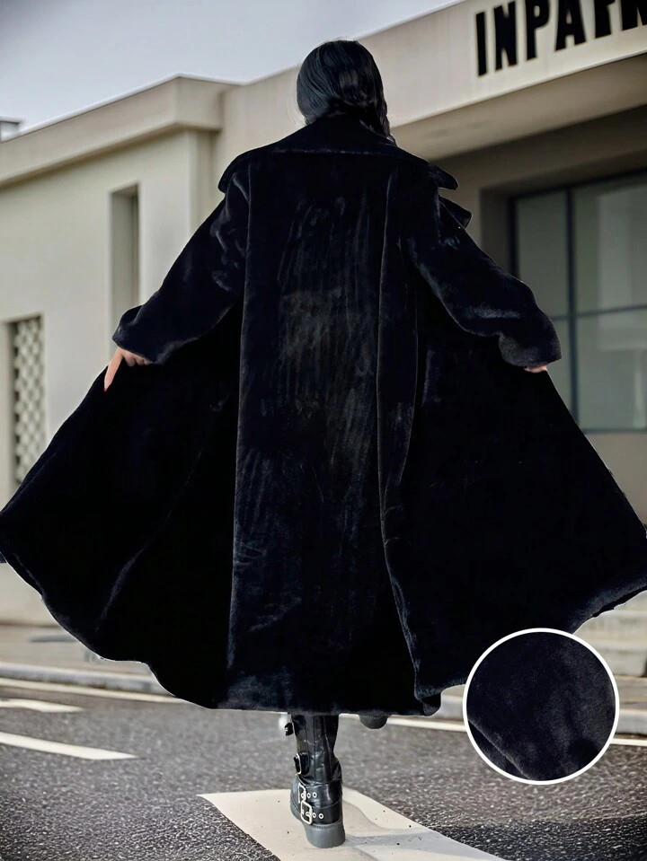 SHEIN EZwear Plus Size Fluffy Collar Long Sleeve Pocketed Winter Jacket | SHEIN