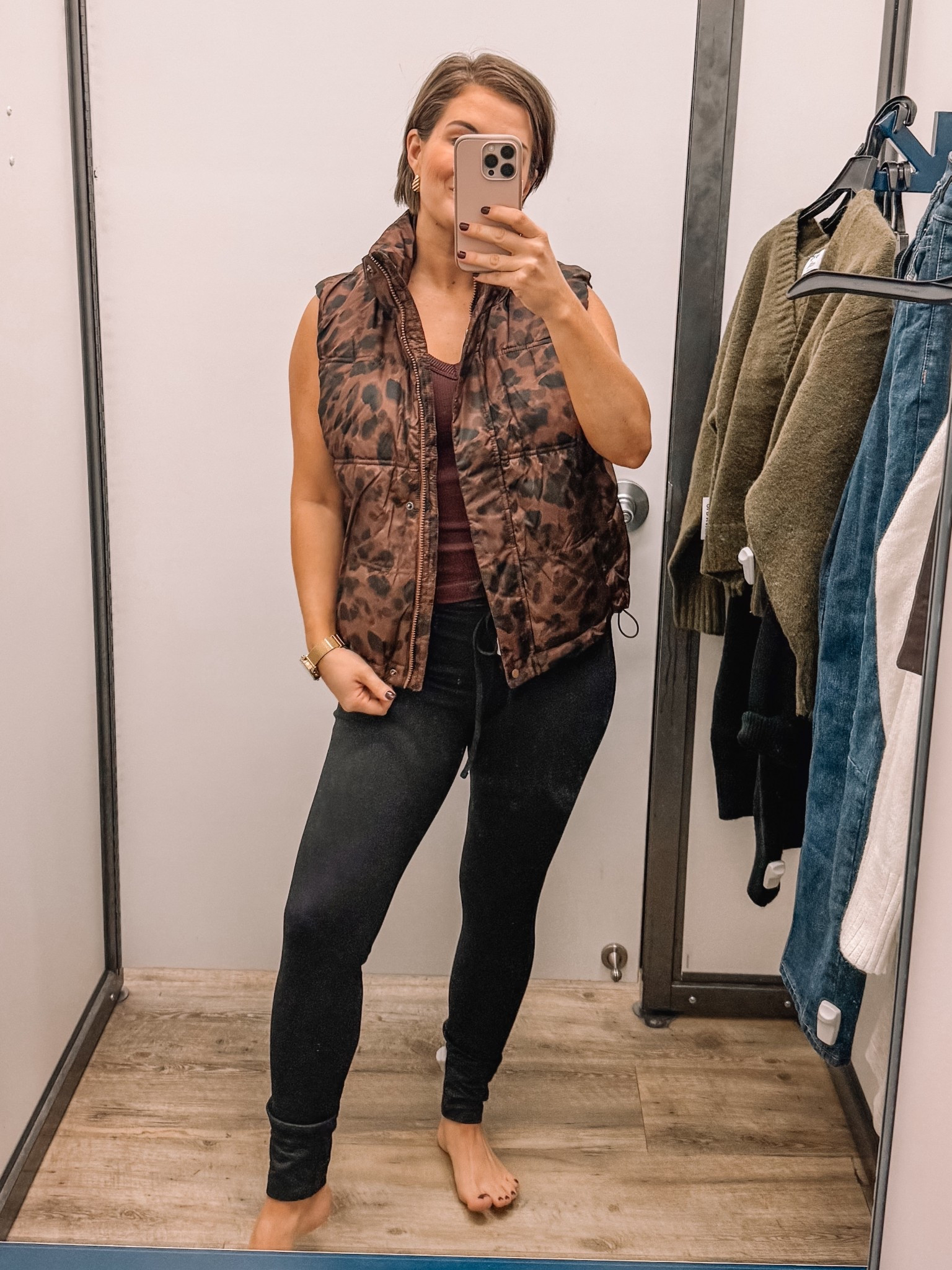 The cutest leopard puffer vest and legging joggers from old navy are 50% off today! 

#LTKFindsUnder50 #LTKSeasonal #LTKSaleAlert