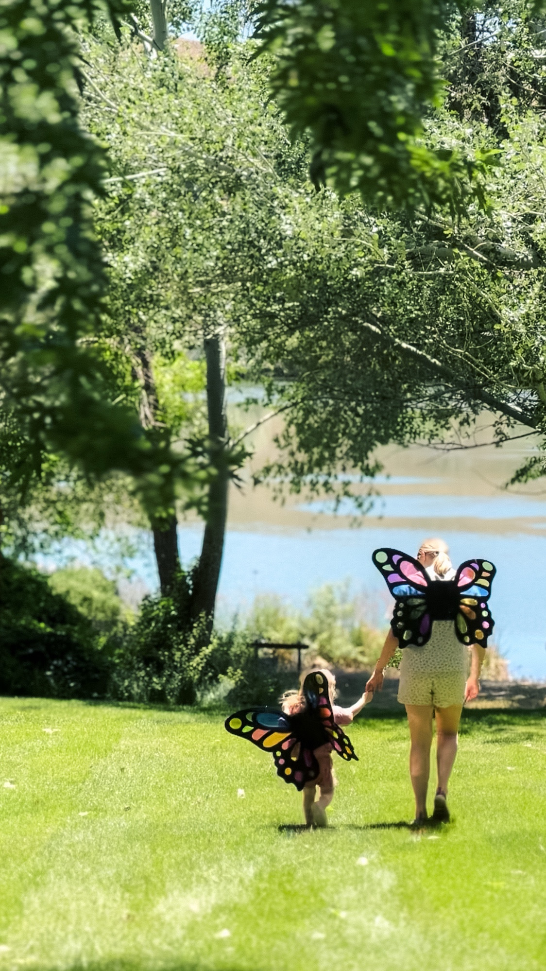 Whimsical weekend find for under $10!
🦋 These DIY butterfly wings were a huge hit in our house—from crafting to fluttering around the yard. Both girls have been obsessed, and they’re currently on major sale this weekend. Perfect for spring play, birthday gifts, or screen-free entertainment.

Linked them for you here—grab them before they’re gone!

#craftkitsforkids #butterflywings #kidscrafts #momfinds #LTKkids #LTKspring