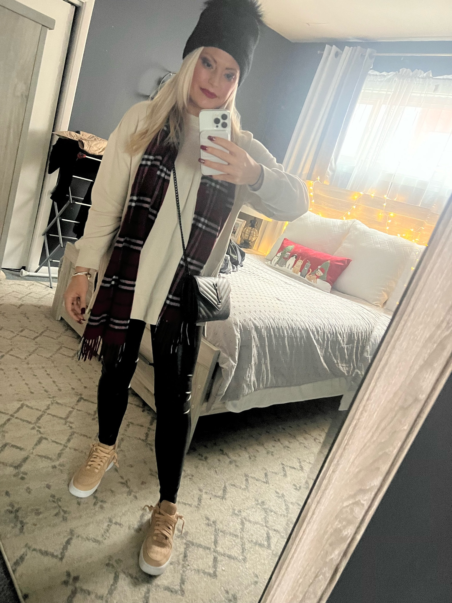 #errandsoutfit #beigesweatshirt #pomhat #nike

#LTKHoliday #LTKsalealert