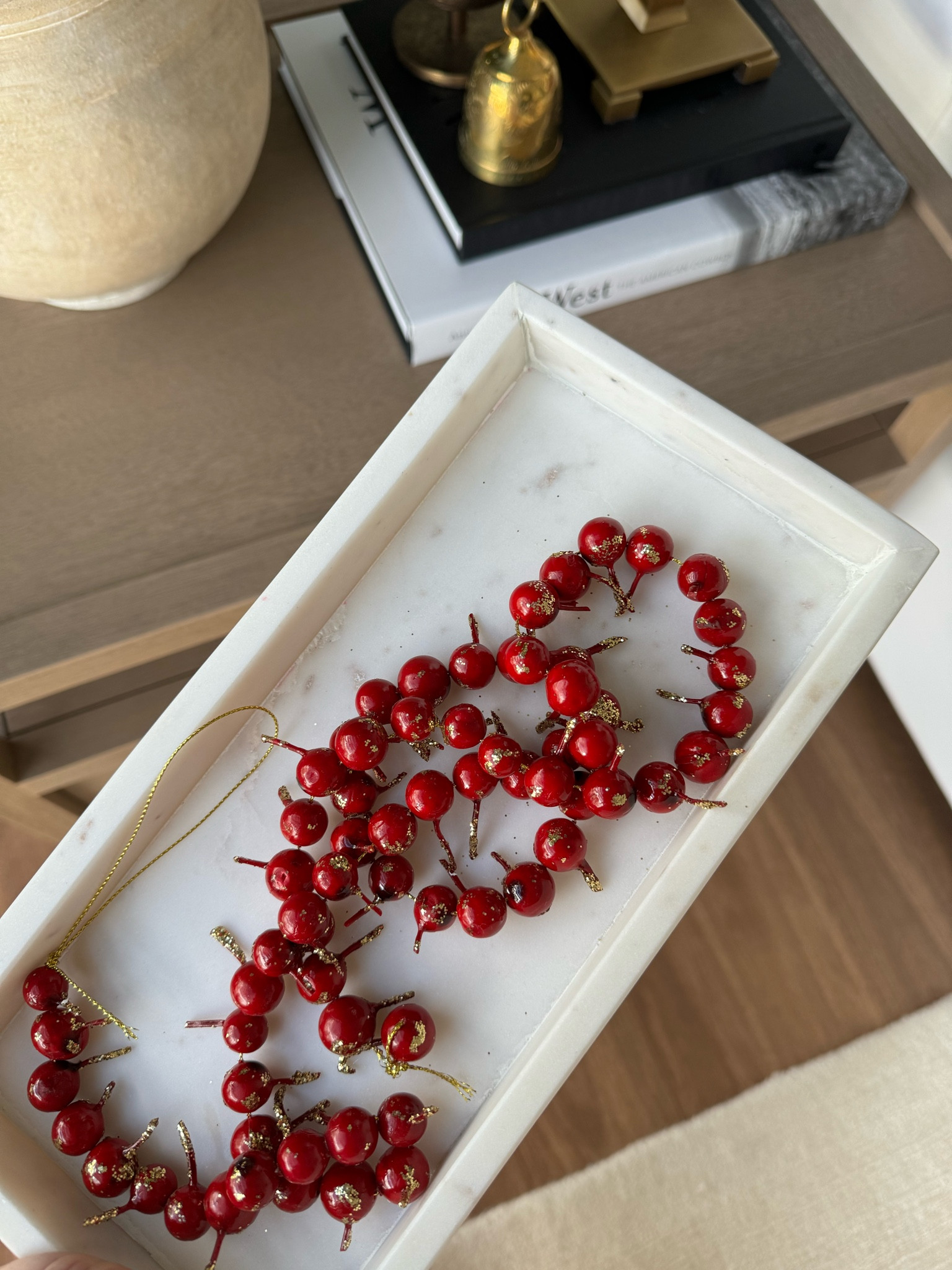 Simple Christmas styling idea♥️🎄🤍

Christmas garland, marble tray, berry garland

#LTKSeasonal #LTKFindsUnder50 #LTKHoliday
