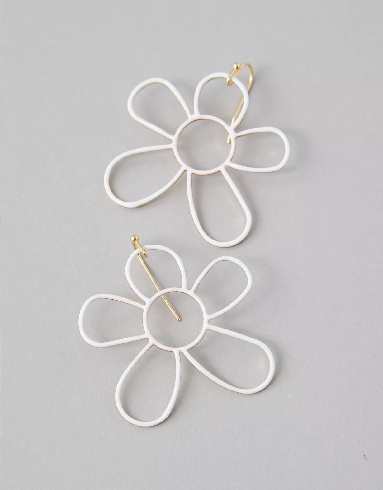 AEO Daisy Drop Earrings | American Eagle Outfitters (US & CA)