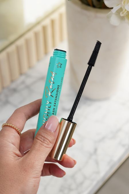 #AD Obsessed with the @milanicosmetics Highly Rated Lash Extensions Tubing Mascara for added length and volume. Applied here on top of some wispy false lashes and my natural lashes. Available at @target.
 
#Target #TargetPartner #GRWMilani #milanicosmetics #tubingmascara

#LTKbeauty