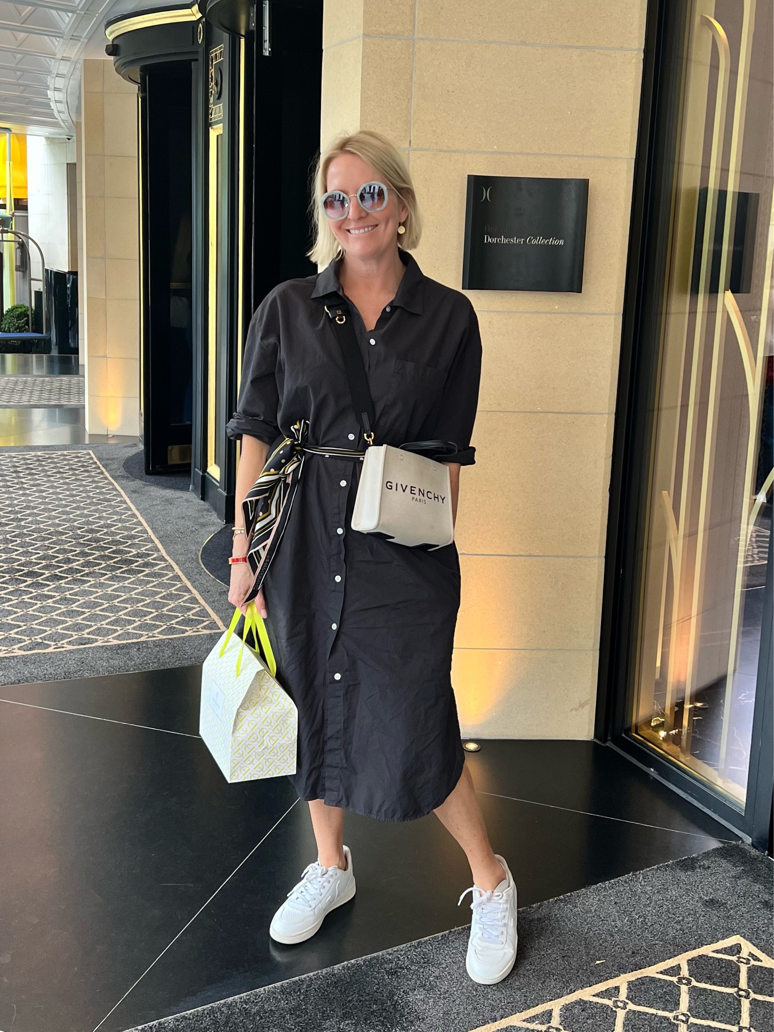 Europe looks 🇬🇧 

Part of my capsule wardrobe, this shirt dress is a winner.