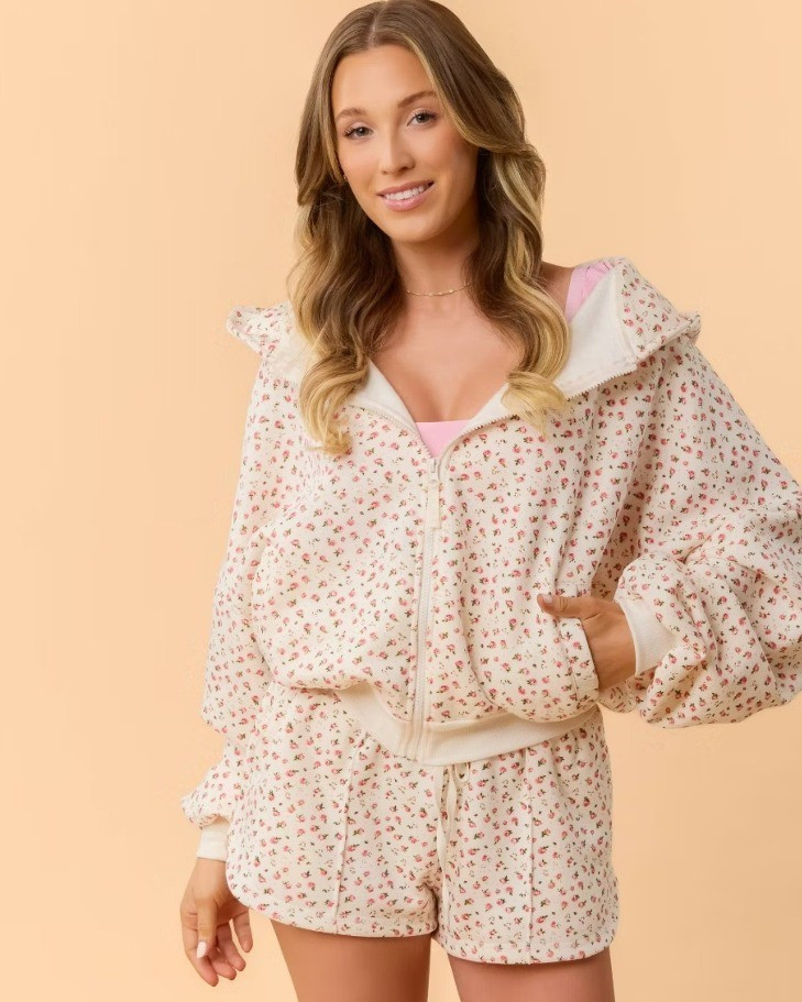 Cute Blogilates shorts set for working out and everyday wear.Blogilates, Activewear, workout set

#LTKActive #LTKMidsize