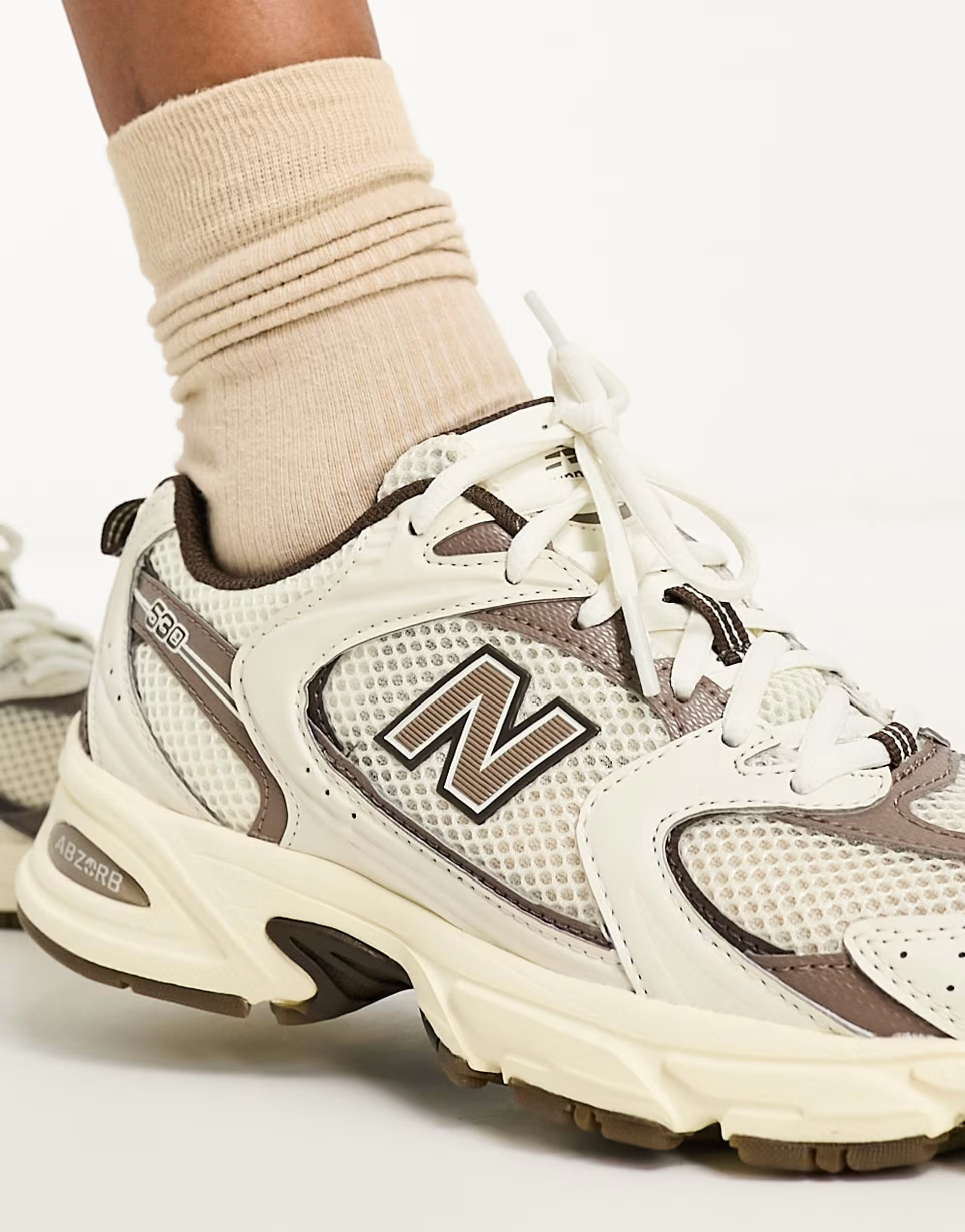 New Balance 530 trainers in off white and beige | ASOS | ASOS (Global)