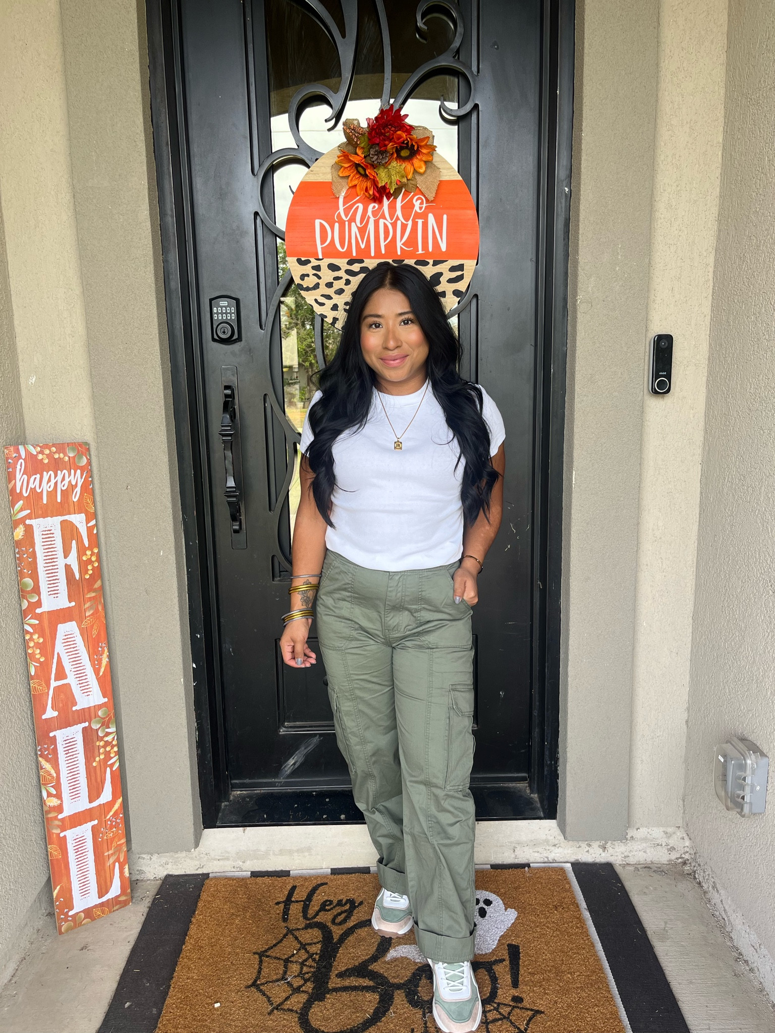 Cargo pants ootd 🎃 

#LTKSeasonal #LTKsalealert #LTKmidsize