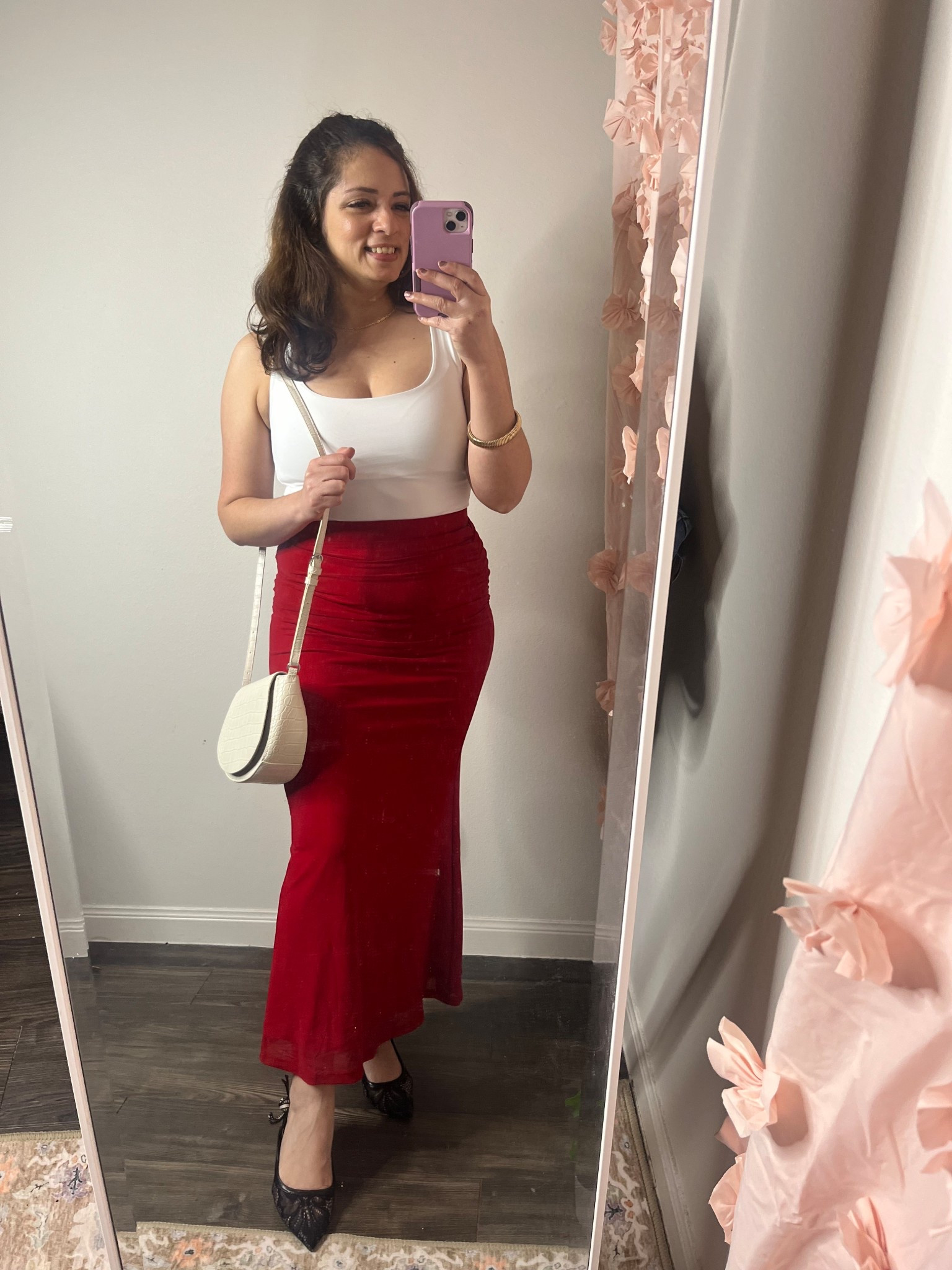 Such a pretty skirt for the holidays size medium and on sale for $20



#LTKHoliday #LTKSaleAlert