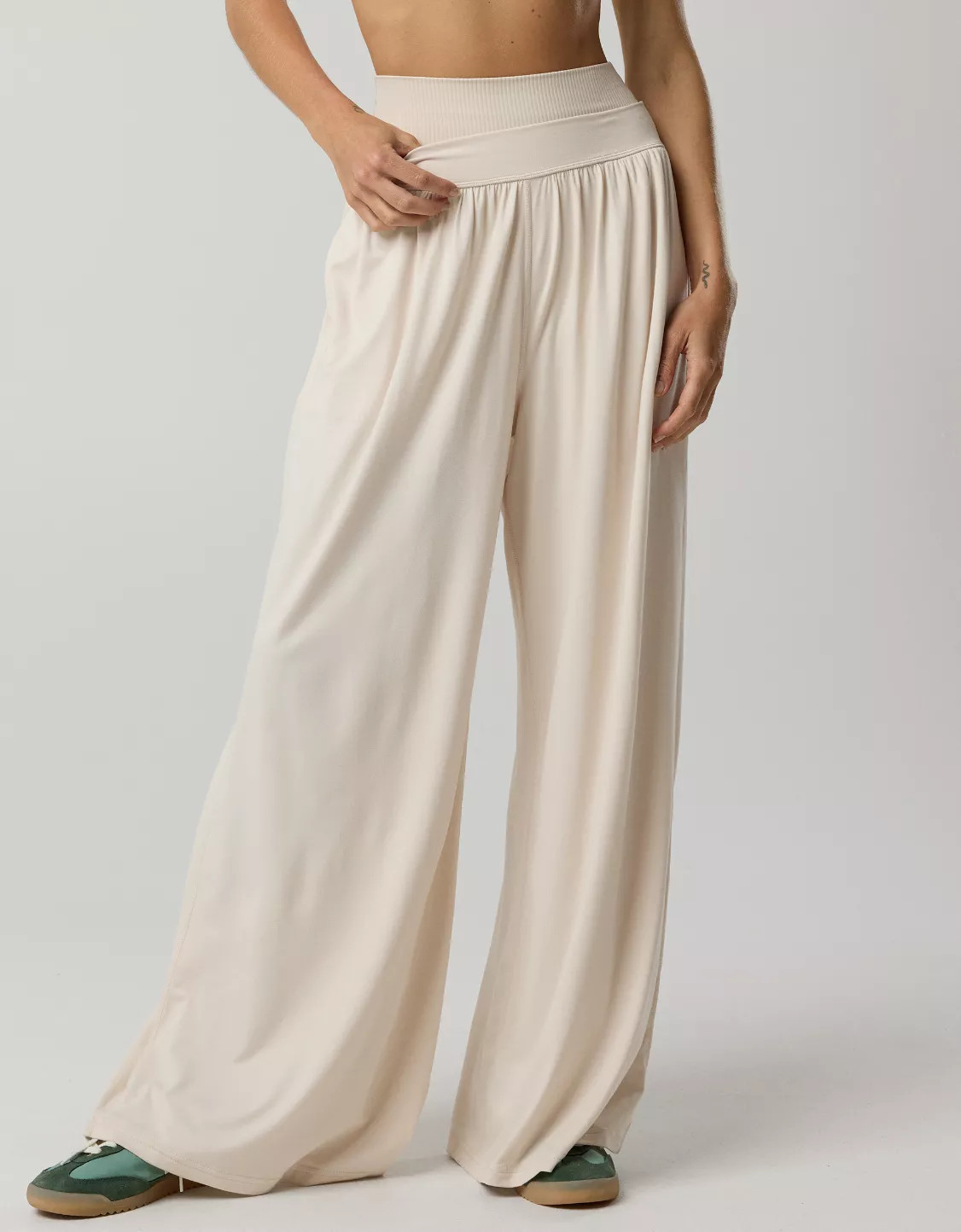 OFFLINE By Aerie The Hugger Go With The Flow Super Wide Leg Pant | American Eagle Outfitters (US & CA)
