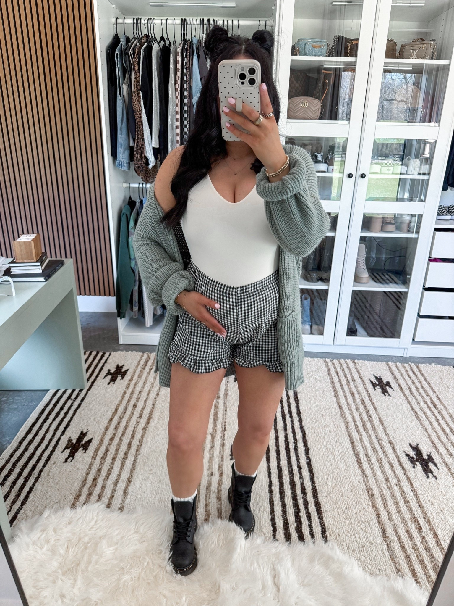 Bodysuit - medium (sized up one for the bump)
Cardigan - medium (sized up one for a more oversized fit)
Shorts - small

#LTKootd #LTKBump