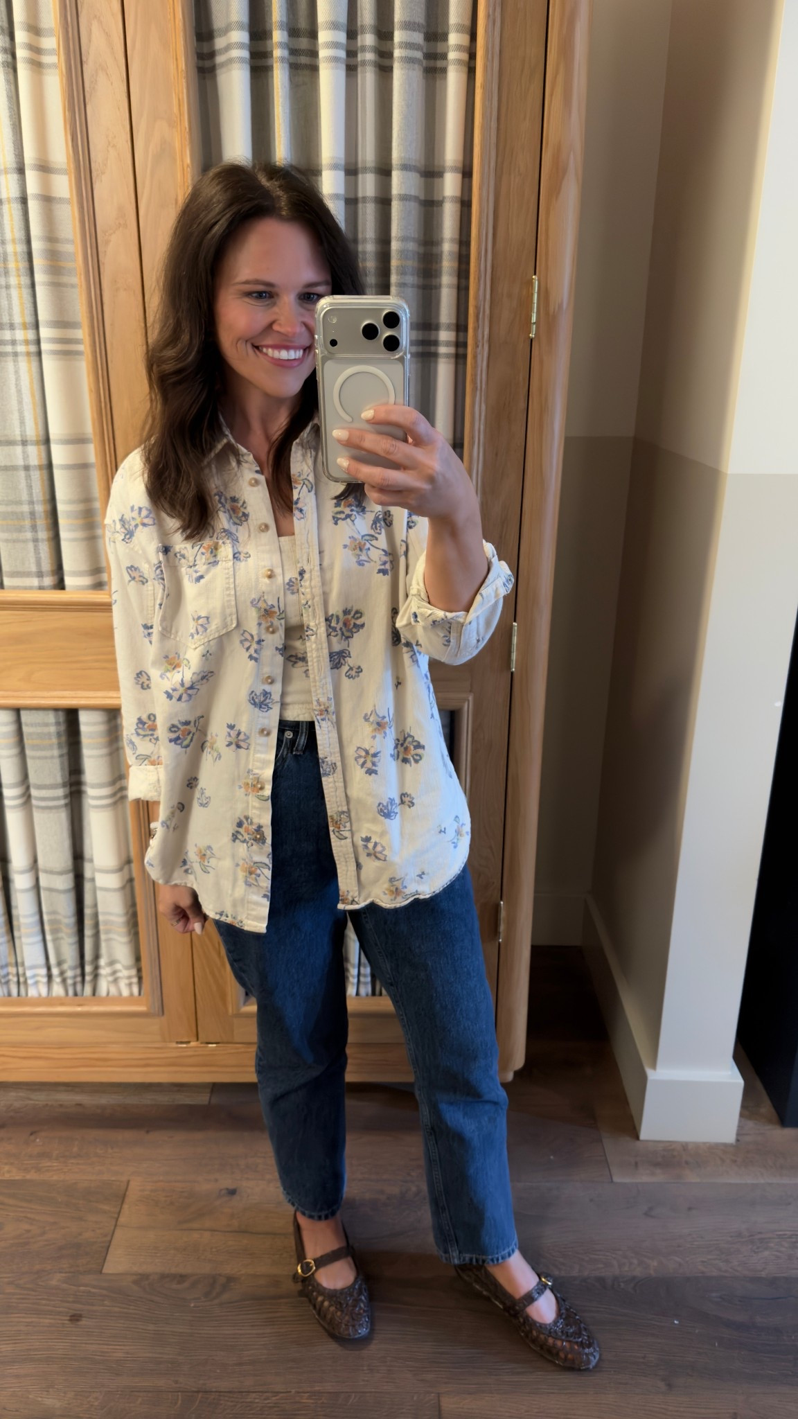 Top is old from Pilcro but linking a very cute alternative! 