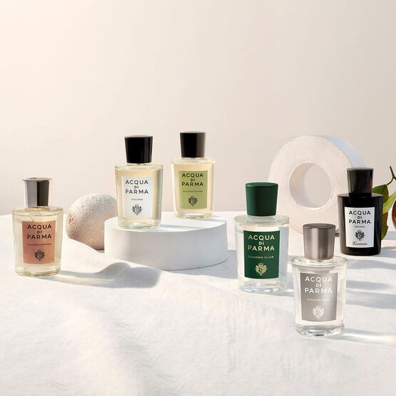 Os perfumes da Acqua Di Parma contam com um buquê aromático que é reconhecido facilmente no repertório masculino, mas são relançados regularmente com algum toque diferente. A versão Colonia Pura é muito próxima da colônia original: calorosa como o estilo de vida italiano.  

 #LTKbrasil #LTKbeleza #LTKhomens