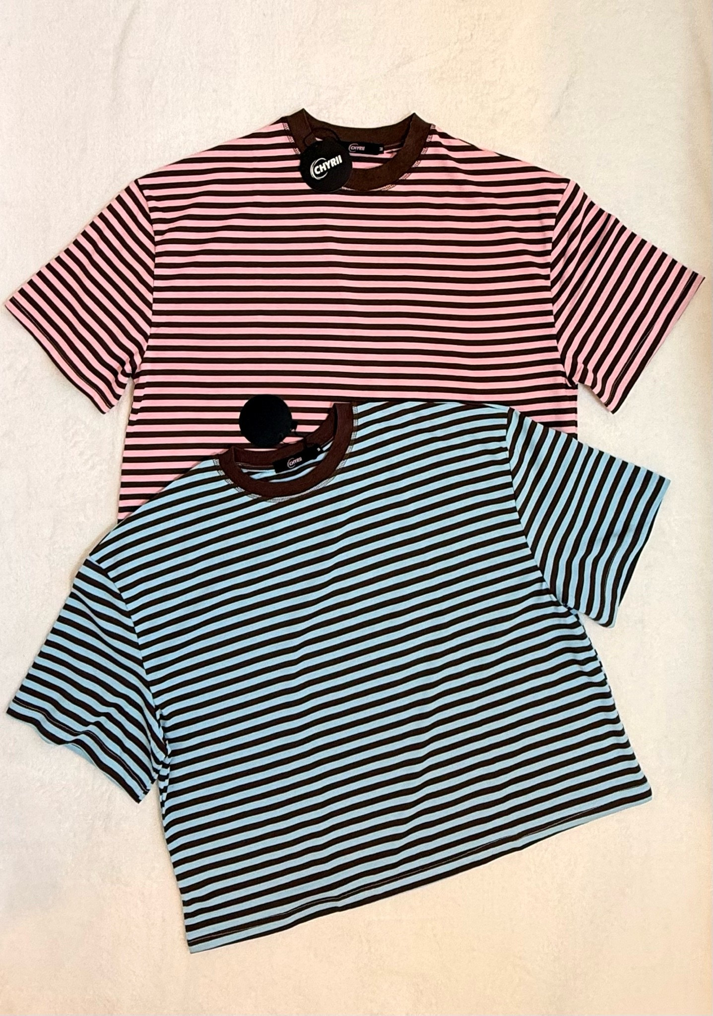 Oversized pink\blue & brown striped tee = instant Y2K comfort 🤎🩷 Pairing it with white denim for that effortless off-duty look. I got medium for a slight oversized fit.

#stripedtee #oversizedtee #y2kfashion #casualoutfit #summerstyle #crewnecktee #ootd #affordablefashion #tshirtstyle #everydaylook