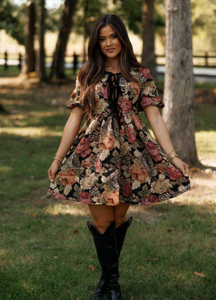 Wrapped in autumn florals — meet my new favorite: the Autumn Bouquet Dress from Lane 201 🍂
This midi silhouette with square neckline, puff sleeves, contrast trim & smocked back gives all the romantic vibes. It’s fully lined, flattering, and perfect for date nights, brunch, or transitional fall looks.
I sized up for a little extra room — fits so comfortably while still sculpting the waist.

Don’t sleep on this — fall florals are always in.

#LTKFall #LTKStyle #Lane201 #AutumnBouquetDress #floraldress #mididress #fallfashion #dateoutfit #transitionalstyle #petticoat #squaresleeves  

 #LTKFallSale #LTKSeasonal #LTKWedding