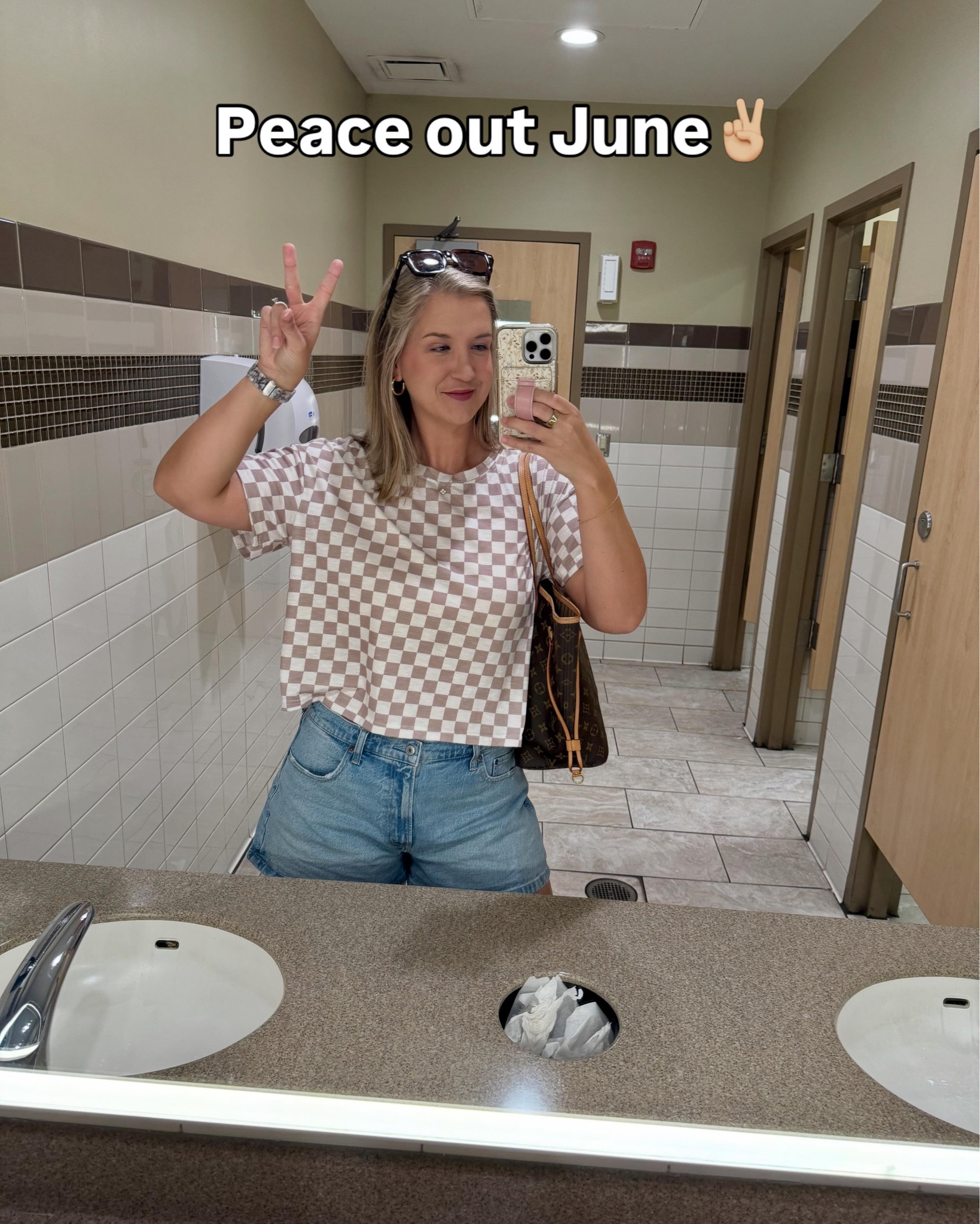 Moments from June❤️ this summer has flown by!!☀️

#summer #byejune #hotsummerdays #mom