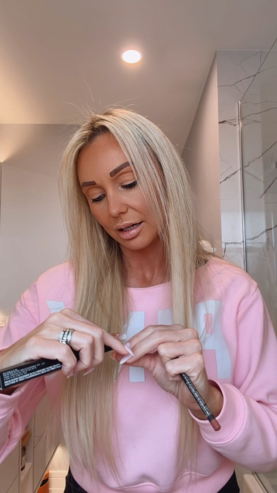 This viral TikTok lip combo from MAC Cosmetics deserves the hype 🤍
Soft, elegant, and effortlessly chic — this is one of those duos you’ll reach for without even thinking.
Perfect for:
✨ everyday wear
✨ lunch dates
✨ dinner plans
✨ weddings (yes, brides love this one)
It gives that “your lips but better” look — polished, feminine, and never overdone.
I’ve been wearing it nonstop and had to link it for you 💋
If you love a clean, timeless lip that works for every occasion… this is it.
🔗 Linked — thank me later 😉
#lipcombo #maclips #tiktokmademebuyit #everydaymakeup #softglam #bridalmakeup #effortlessbeauty #over35beauty #classiclip

#LTKBeauty #LTKmorningroutine #LTKSaleAlert