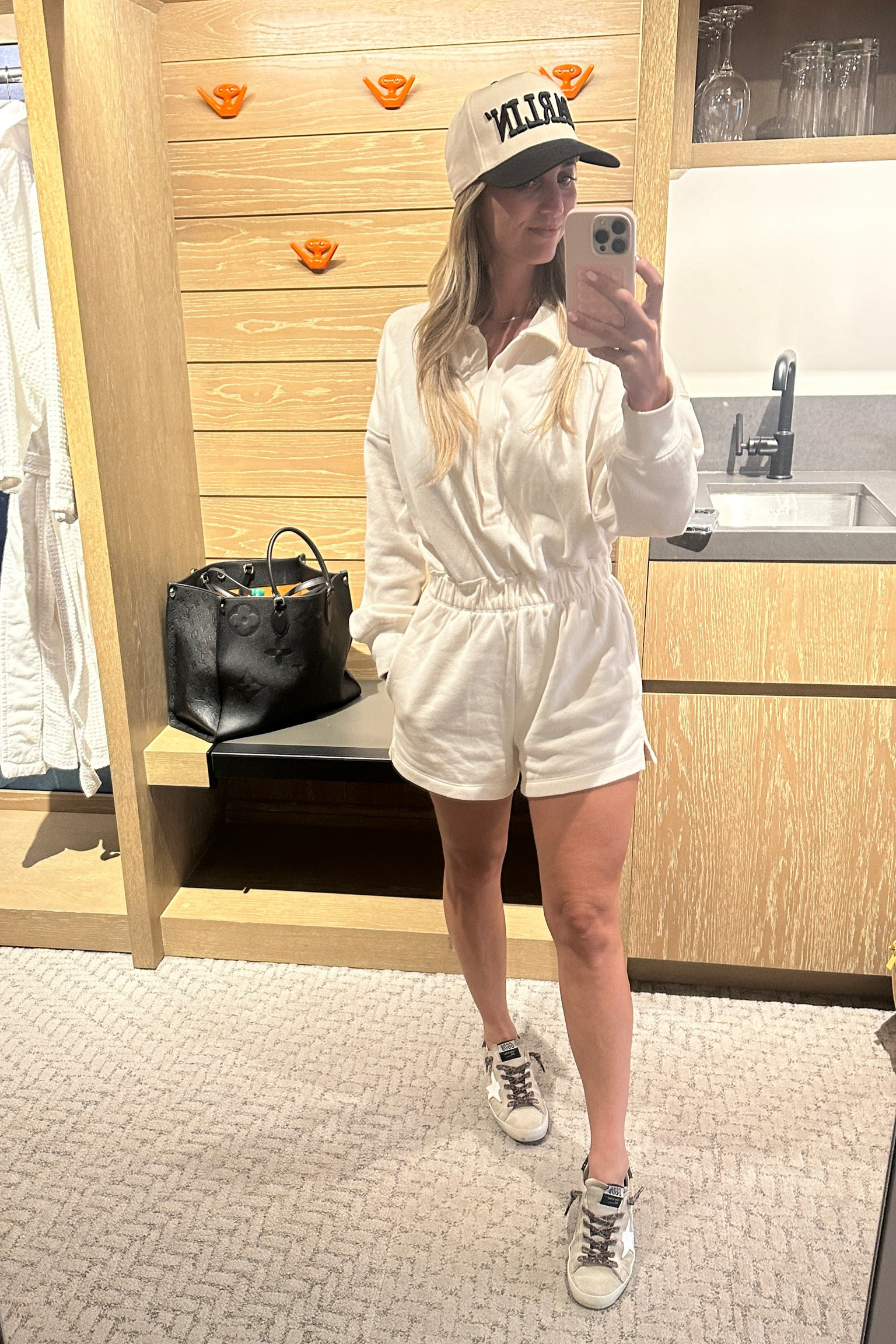 Made it to Aspen 💛🏔️

#traveloutfit #travelfit #abercrombie

#LTKTravel #LTKStyleTip #LTKxAF