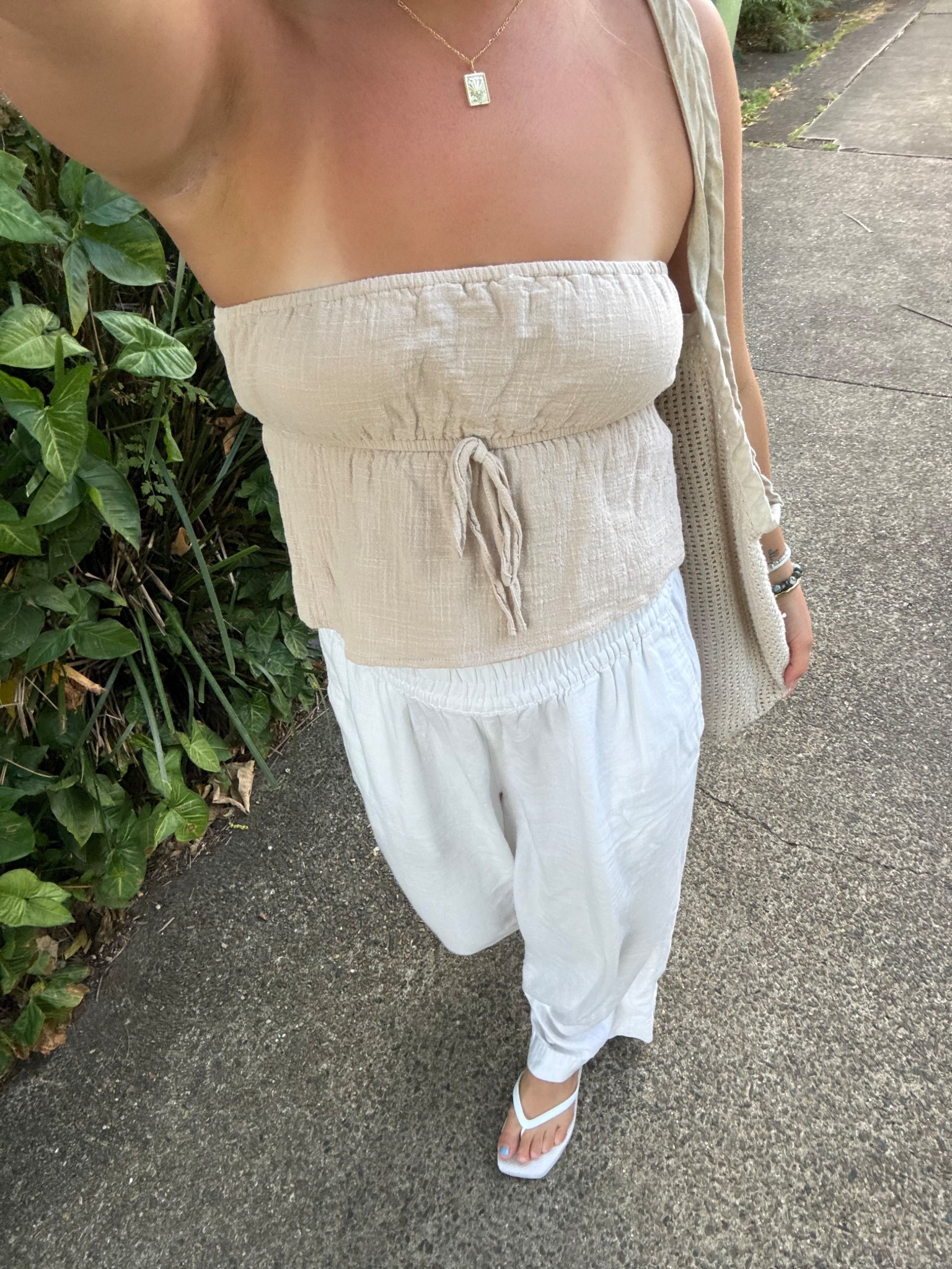 Obsessed with a tube top & linen pants moment 🤭🫶🏻

#LTKFindsUnder50 #LTKItBag #LTKStyleTip