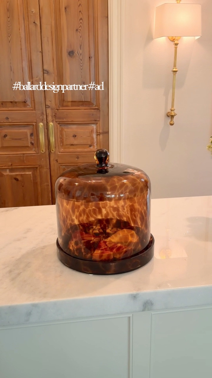 ✨ It’s entertaining + hosting season and @ballarddesigns has the most beautiful serving pieces and furniture PLUS they are on sale! ✨ 🎉 #ad #ballarddesignpartner 

Their kitchen + dining event is live now with up to 60% off dining + kitchen furniture, serveware, and tabletop decor through 10/19 😍 plus 20% off almost everything else!