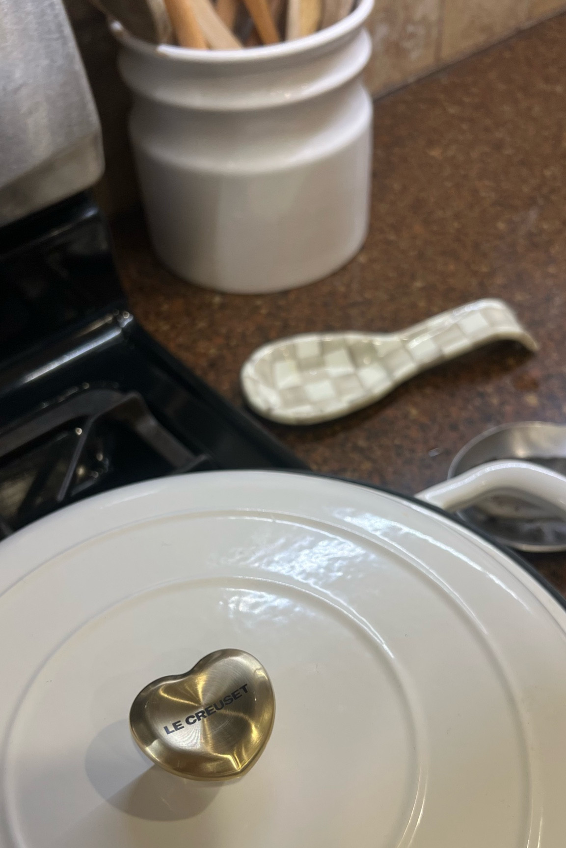 I may or may not have bought a heart knob for my HomePods cast iron pot. It's so cute and I love it. ✨

#LTKSaleAlert #LTKHome #LTKFindsUnder50